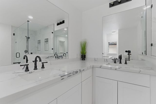 254 Springs Edge Dr, Montgomery, TX 77356