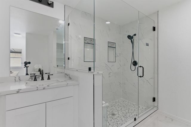 254 Springs Edge Dr, Montgomery, TX 77356