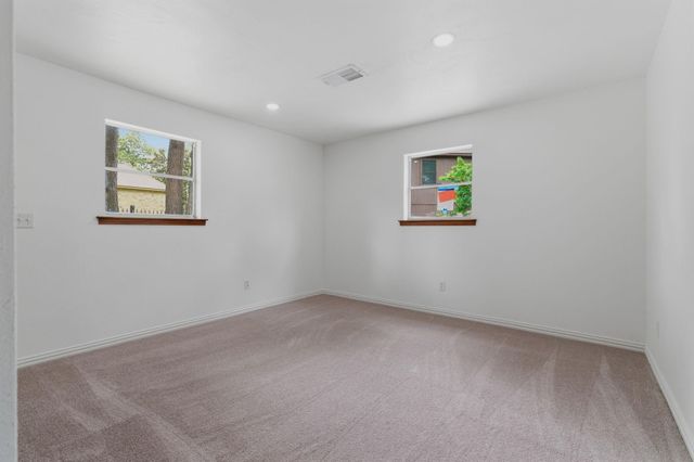 254 Springs Edge Dr, Montgomery, TX 77356