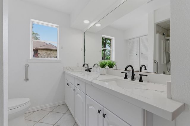 254 Springs Edge Dr, Montgomery, TX 77356