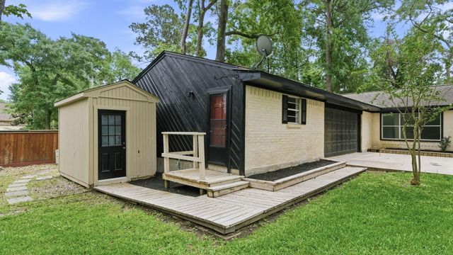 254 Springs Edge Dr, Montgomery, TX 77356