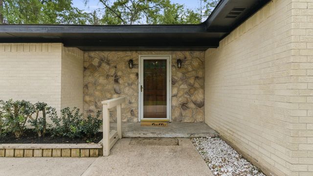 254 Springs Edge Dr, Montgomery, TX 77356