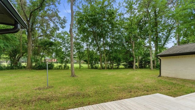 254 Springs Edge Dr, Montgomery, TX 77356