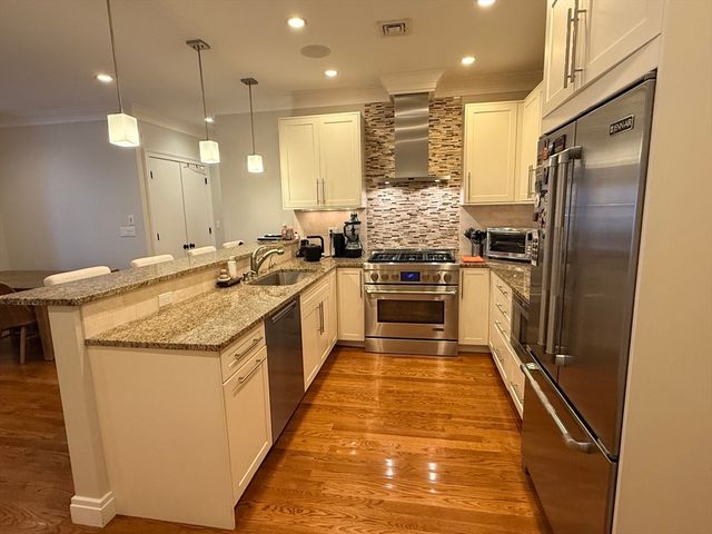637 E 1st Street 204, Boston, MA 02127