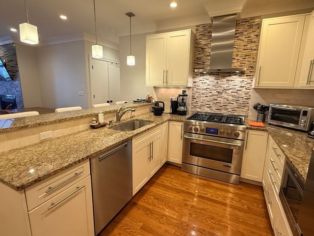 637 E 1st Street 204, Boston, MA 02127