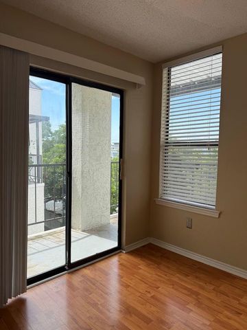 2409 Leon ST 305, Austin, TX 78705
