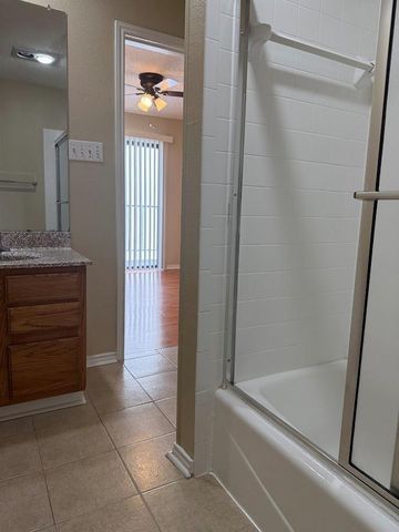 2409 Leon ST 305, Austin, TX 78705