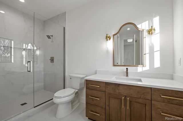 2840 Bolingbroke Drive, Troy, MI 48084