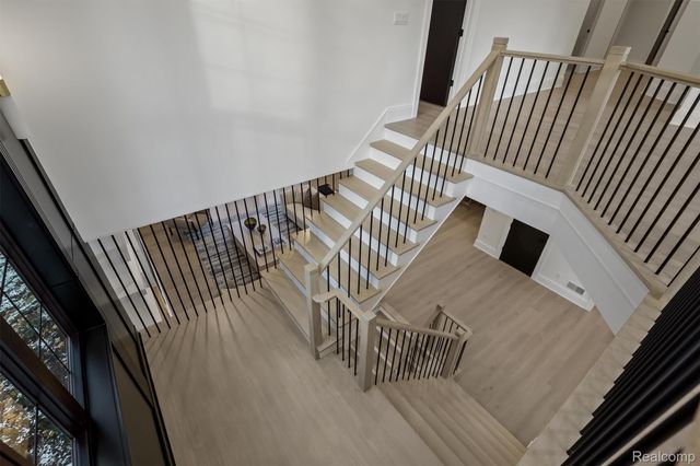 2840 Bolingbroke Drive, Troy, MI 48084