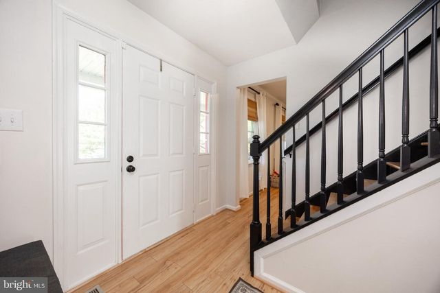 1 BOORS COVE LN, West Grove, PA 19390