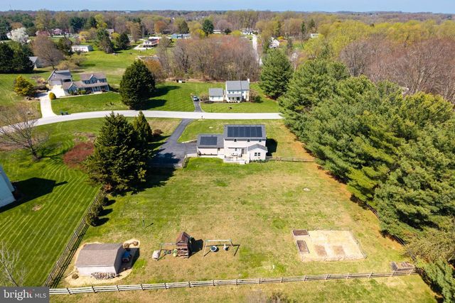 1 BOORS COVE LN, West Grove, PA 19390