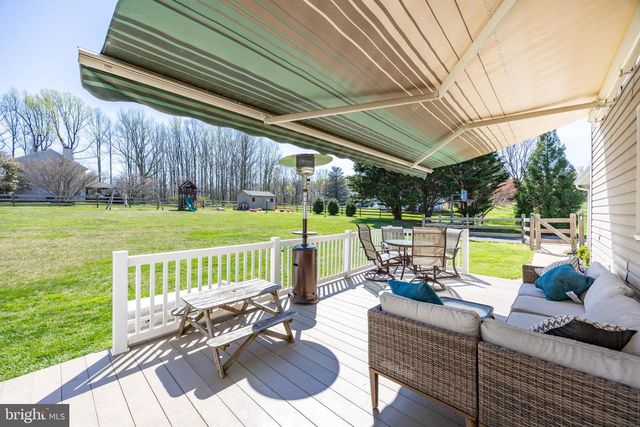 1 BOORS COVE LN, West Grove, PA 19390