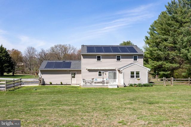 1 BOORS COVE LN, West Grove, PA 19390