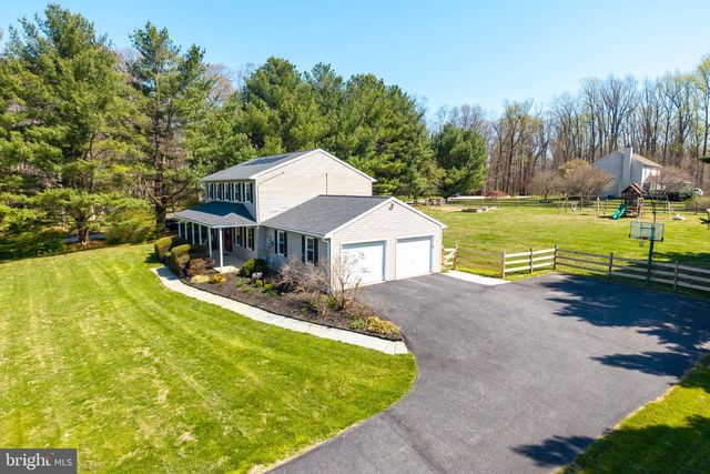 1 BOORS COVE LN, West Grove, PA 19390