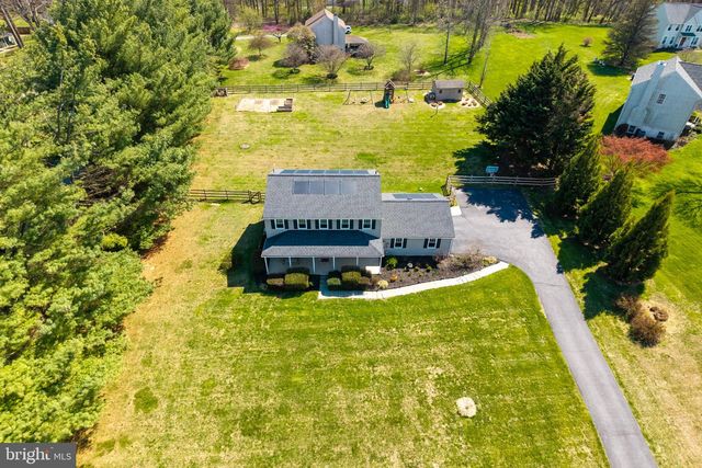 1 BOORS COVE LN, West Grove, PA 19390