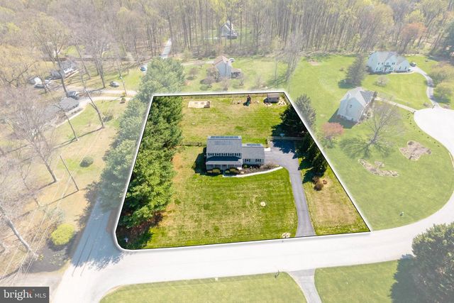 1 BOORS COVE LN, West Grove, PA 19390