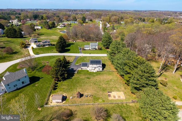 1 BOORS COVE LN, West Grove, PA 19390