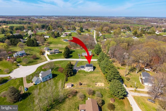 1 BOORS COVE LN, West Grove, PA 19390