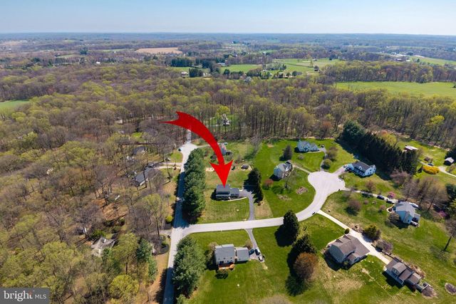 1 BOORS COVE LN, West Grove, PA 19390