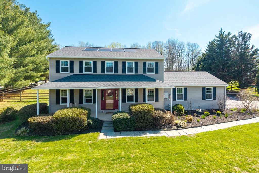 1 BOORS COVE LN, West Grove, PA 19390