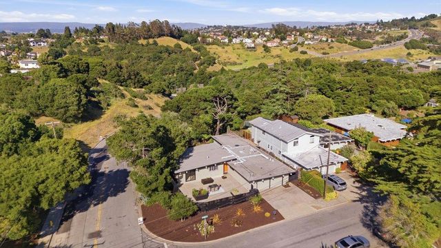 2203 Allegheny Way, San Mateo, CA 94402