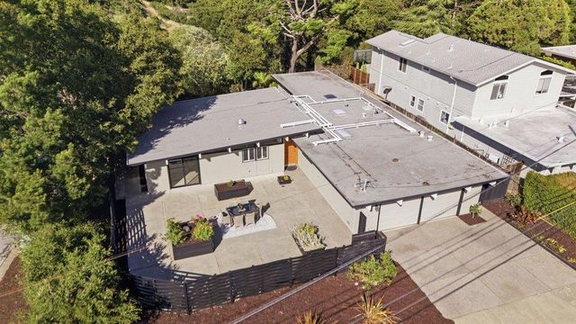 2203 Allegheny Way, San Mateo, CA 94402