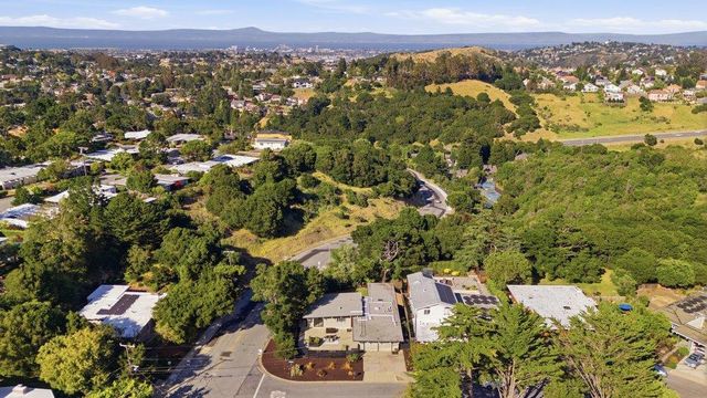 2203 Allegheny Way, San Mateo, CA 94402