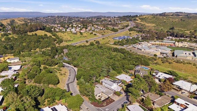 2203 Allegheny Way, San Mateo, CA 94402