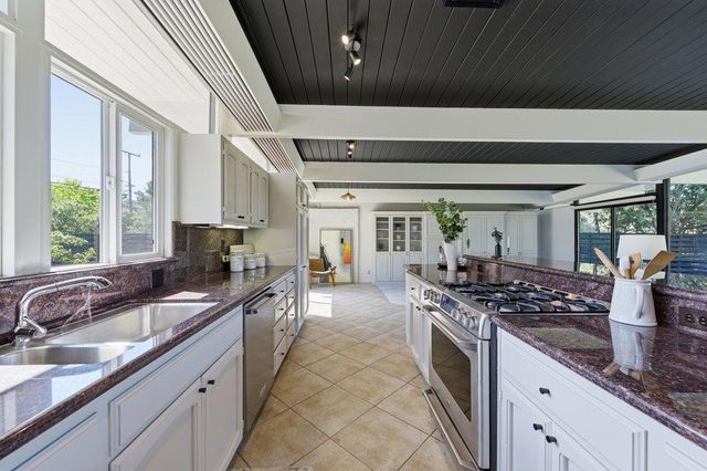 2203 Allegheny Way, San Mateo, CA 94402