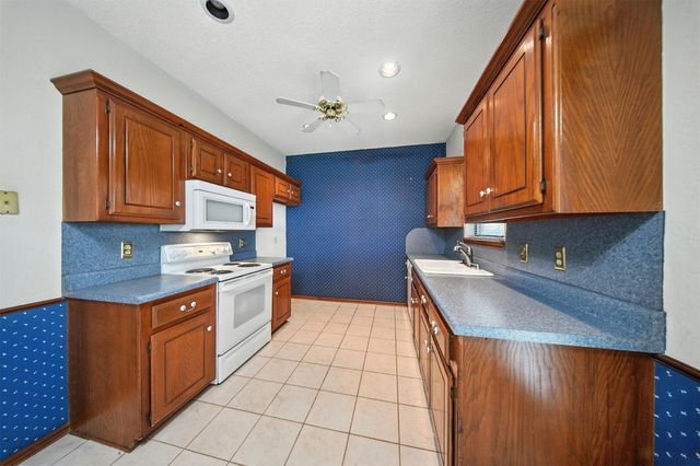 1513 WAR BIRD Drive, Norman, OK 73071