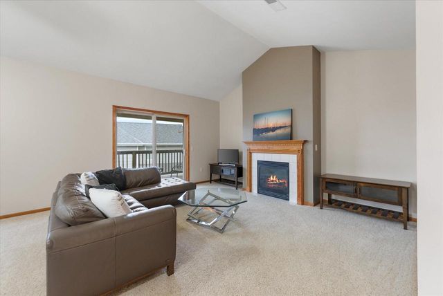 1655 New Port Vista DRIVE, Grafton, WI 53024