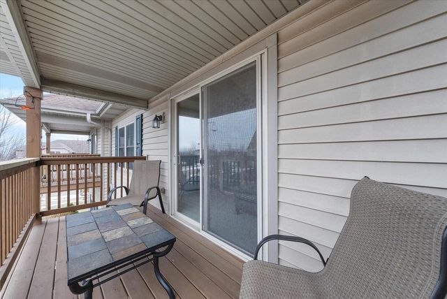 1655 New Port Vista DRIVE, Grafton, WI 53024