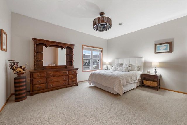 1655 New Port Vista DRIVE, Grafton, WI 53024