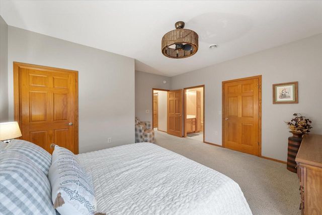 1655 New Port Vista DRIVE, Grafton, WI 53024