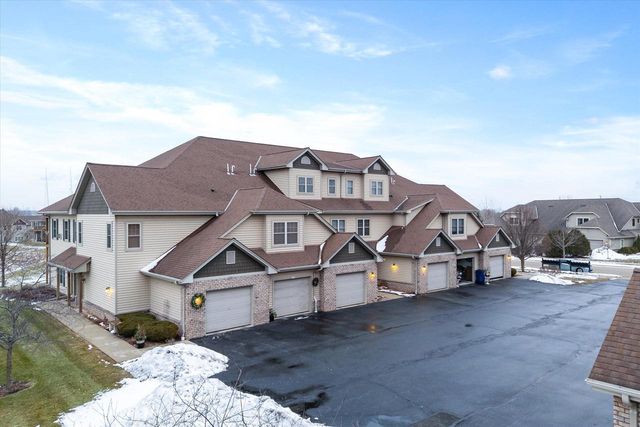 1655 New Port Vista DRIVE, Grafton, WI 53024