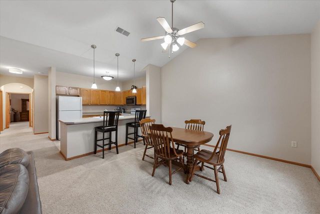 1655 New Port Vista DRIVE, Grafton, WI 53024