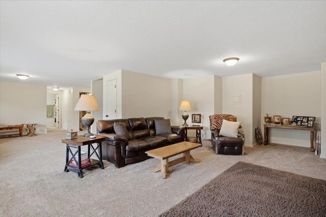 5374 N Rock Spring St, Bel Aire, KS 67226