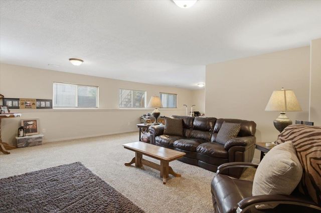 5374 N Rock Spring St, Bel Aire, KS 67226