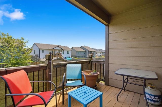 5374 N Rock Spring St, Bel Aire, KS 67226
