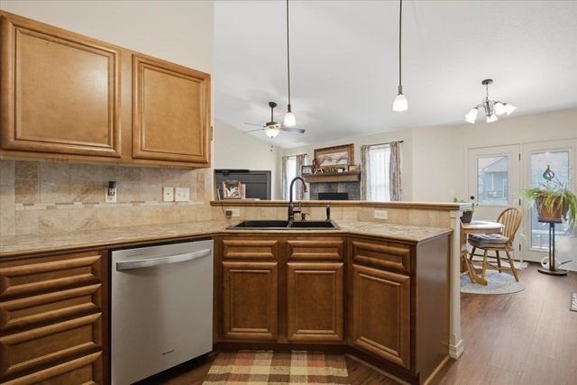 5374 N Rock Spring St, Bel Aire, KS 67226