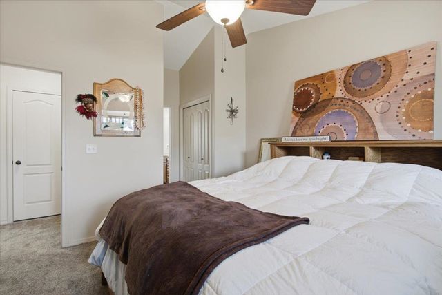 5374 N Rock Spring St, Bel Aire, KS 67226