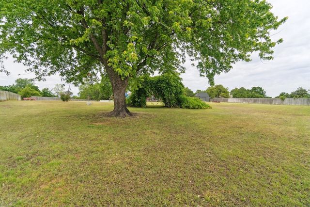 19416 Cardinal Creek Drive, Harrah, OK 73045