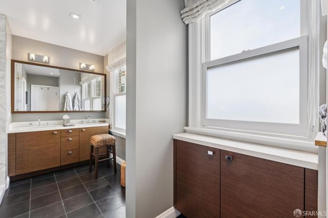 1100 Sacramento Street 302, San Francisco, CA 94108