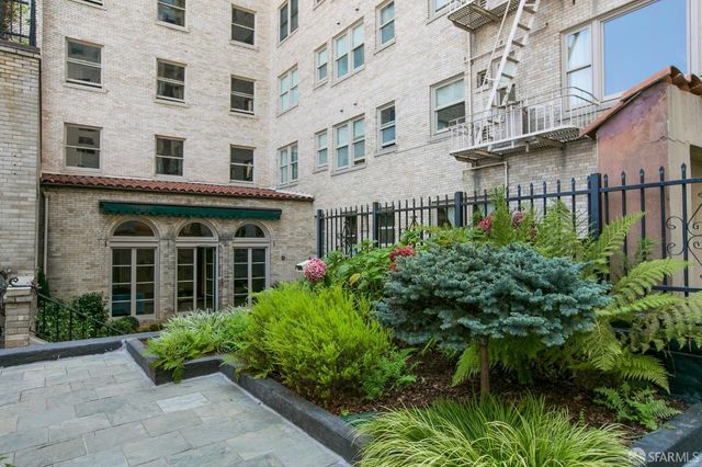 1100 Sacramento Street 302, San Francisco, CA 94108