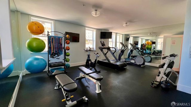 1100 Sacramento Street 302, San Francisco, CA 94108