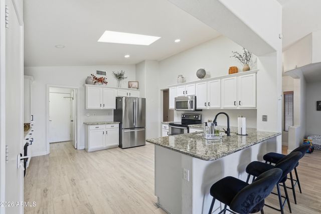 8711 E NIDO Avenue, Mesa, AZ 85209