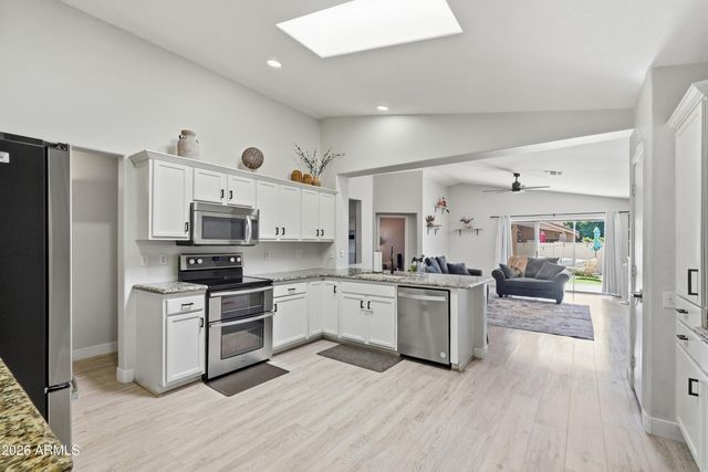 8711 E NIDO Avenue, Mesa, AZ 85209