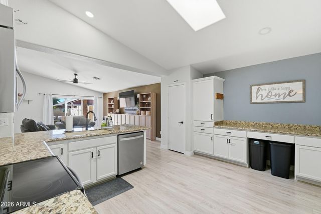 8711 E NIDO Avenue, Mesa, AZ 85209