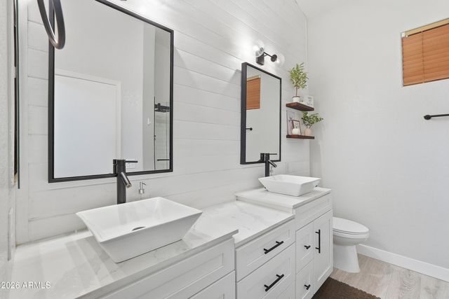 8711 E NIDO Avenue, Mesa, AZ 85209