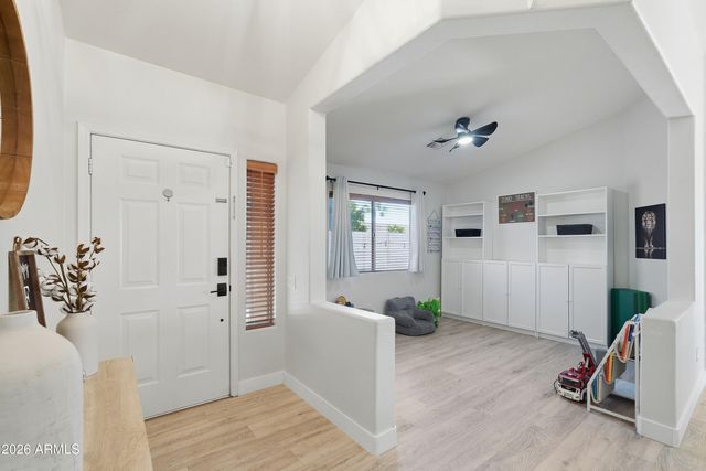 8711 E NIDO Avenue, Mesa, AZ 85209
